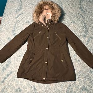 OLIVE LIGHT WEIGHT WARM COAT